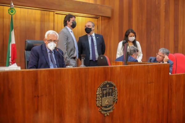 Deputados apresentam requerimentos para recuperação de estradas e escolas no Piauí