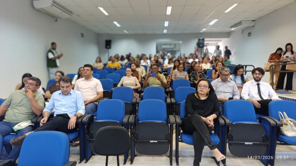  Semin&aacute;rio em Floriano refor&ccedil;a preven&ccedil;&atilde;o ao c&acirc;ncer colorretal e realiza atendimentos pelo SUS(Imagem:FlorianoNews)