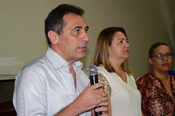Prefeitura de Floriano faz entrega de balan&ccedil;as aos Agentes Comunit&aacute;rios de Sa&uacute;de.(Imagem:Secom)