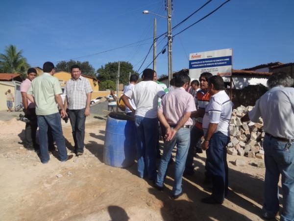 Prefeitura de Floriano visitou obra de ponte no bairro Irapu&aacute; II.(Imagem:FlorianoNews)