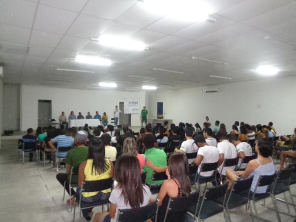 Floriano sedia a 3° Conferência Regional da Juventude