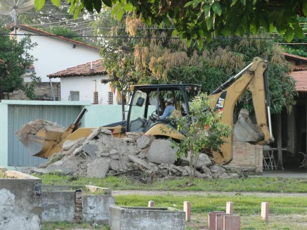 Iniciadas obras da Praça da Juventude no conjunto Pedro Simplício