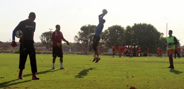 Com Naylson poupado, Tricolor inicia semana de treinos antes das oitavas