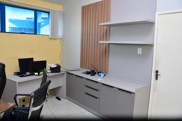 Solenidade marca entrega de m&oacute;veis planejados da C&acirc;mara Municipal de Floriano.(Imagem:CMF)