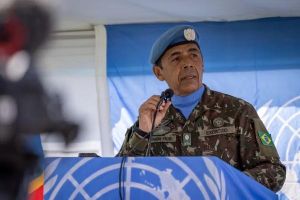 General brasileiro que chefiou missão na ONU no Congo morre aos 62 anos