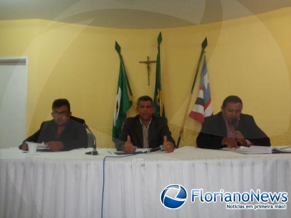 Sess&atilde;o na C&acirc;mara de Bar&atilde;o de Graja&uacute; discute Lei Or&ccedil;ament&aacute;ria Anual.(Imagem:FlorianoNews)