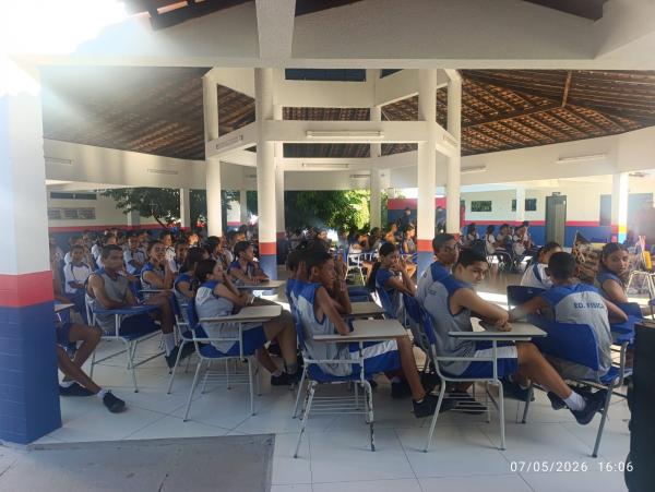 Palestra no Col&eacute;gio Militar Tiradentes refor&ccedil;a conscientiza&ccedil;&atilde;o no tr&acirc;nsito durante o Maio Amarelo(Imagem:FlorianoNews)