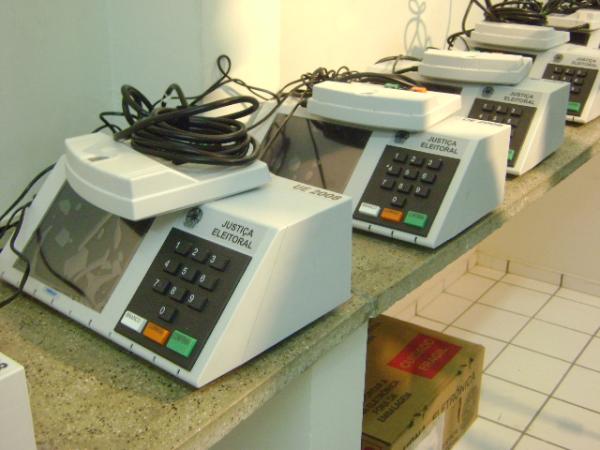 Urnas eletr&ocirc;nicas de Floriano(Imagem:Cida Santana)