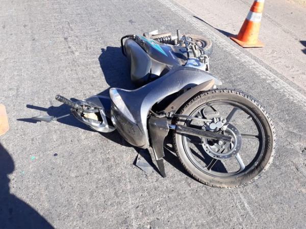 Jovem cai de moto, é atropelada e morre na BR-343 em Teresina