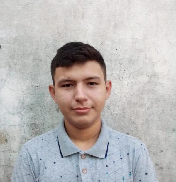 Estudante piauiense de 16 anos utiliza garrafa improvisada para produzir hidrogênio em casa: