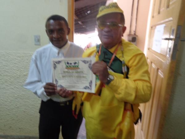 Rep&oacute;rter &eacute; homenageado com Certificado de Honra ao M&eacute;rito.(Imagem:FlorianoNews)