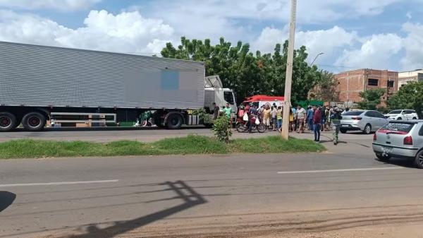 Motociclista idoso de 75 anos morre após bater de frente com uma carreta no Sul do Piauí