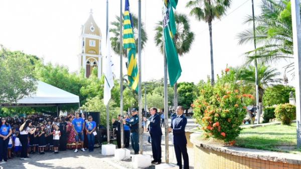 Poder Legislativo participa de ato cívico de abertura da Semana da Pátria em Floriano