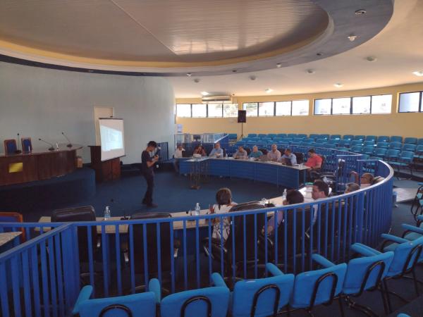 Câmara Municipal de Floriano realiza reunião para discutir a LDO 2023