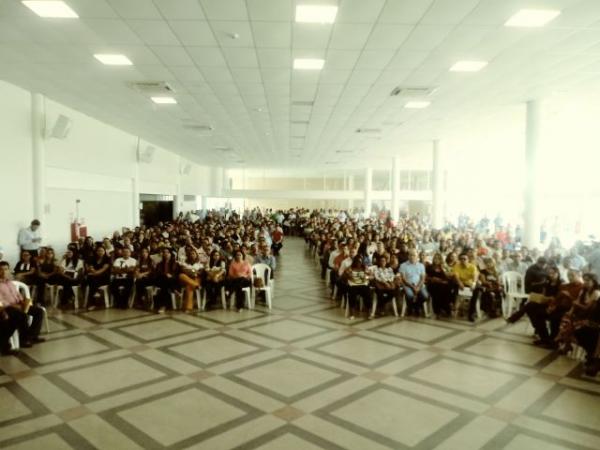 Ministro destina 4.943.600 00 para pavimenta&ccedil;&atilde;o asf&aacute;ltica de Floriano.(Imagem:FlorianoNews)