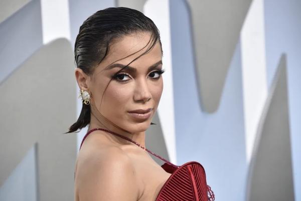 Anitta coroa ano vitorioso com indicação de "Envolver" à "Gravação do ano" no Grammy Latino 2022