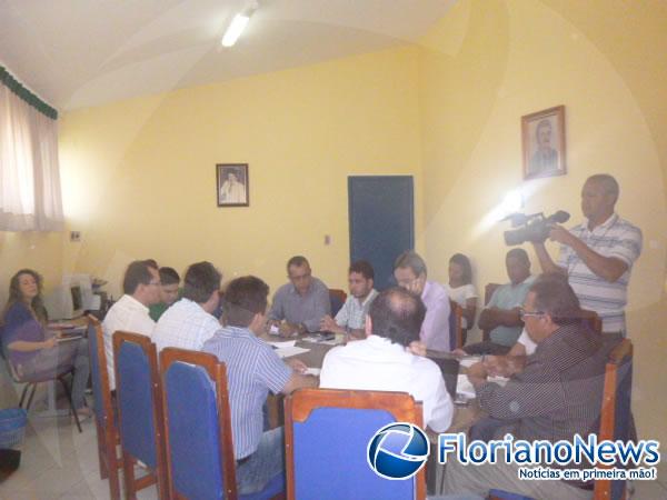 C&acirc;mara define composi&ccedil;&atilde;o das Comiss&otilde;es Permanentes para o bi&ecirc;nio 2015/2016.(Imagem:FlorianoNews)
