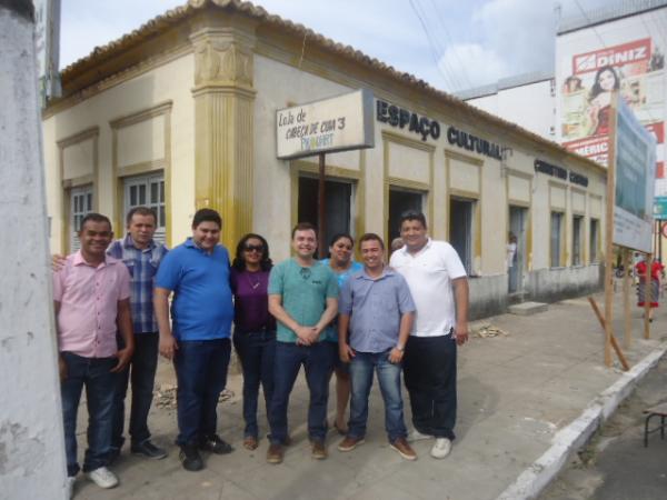 Fábio Novo visita obras do Espaço Cultural Christino Castro, em Floriano