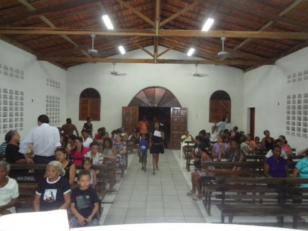 Prociss&atilde;o encerrou o festejo de Santa Rita de C&aacute;ssia em Floriano(Imagem:FlorianoNews)