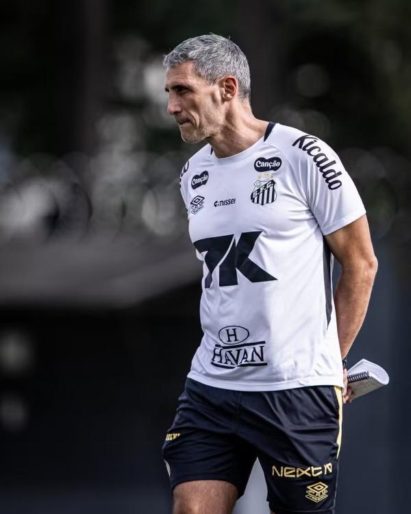 Vojvoda no treino do Santos nesta ter&ccedil;a-feira.(Imagem:Raul Baretta/ Santos FC)