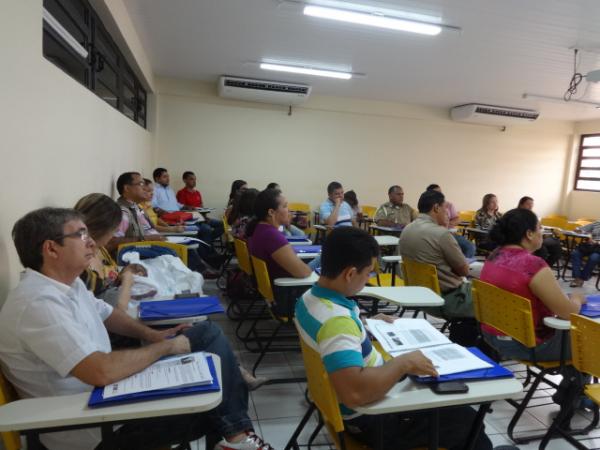 Professores participam de curso sobre monitoramento da educa&ccedil;&atilde;o no tr&acirc;nsito.(Imagem:FlorianoNews)