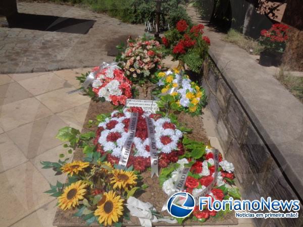 T&uacute;mulo de Frei Vicente Cardone.(Imagem:FlorianoNews)
