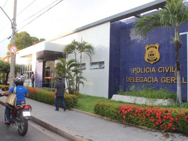 Vítima de estupro coletivo reconhece 3 agressores em vídeo, diz advogada