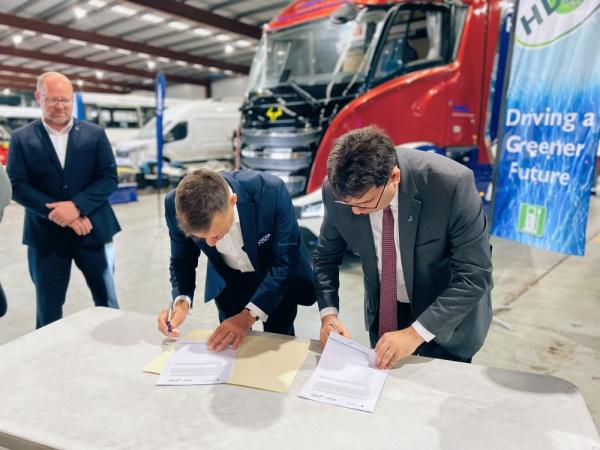 Governador assina acordo com empresa australiana para impulsionar tecnologias com hidrogênio verde