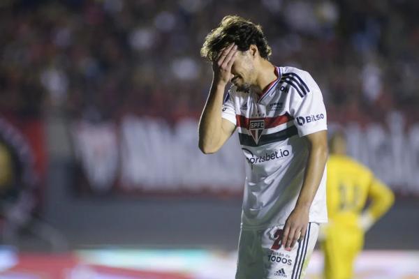  Igor Gomes lamenta em Atl&eacute;tico-GO x S&atilde;o Paulo.(Imagem:Andressa Anholete/Getty Images )