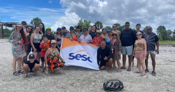 Turismo Social do Sesc leva 44 pessoas de Parnaíba a Ilha das Conchas, em Cajueiro da Praia (PI)