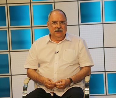 Osmar Júnior ensaia pré-candidatura a deputado federal com aliados
