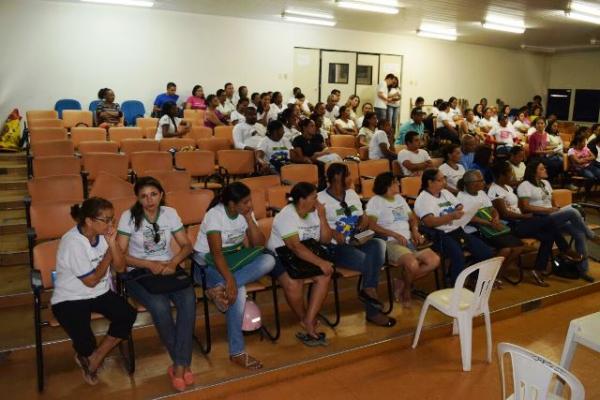 Prefeitura de Floriano faz entrega de balan&ccedil;as aos Agentes Comunit&aacute;rios de Sa&uacute;de.(Imagem:Secom)
