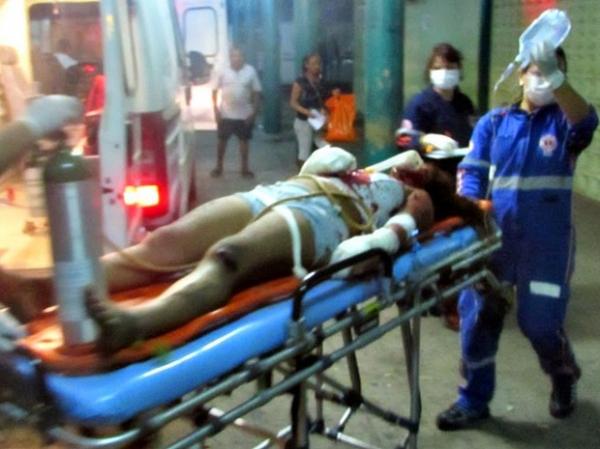 Homem decepa as mãos da filha e esfaqueia mulher no litoral do Piauí