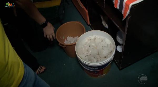  Velas guardadas pelo vov&ocirc; pula-pula.(Imagem:Reprodu&ccedil;&atilde;o /TV Clube )