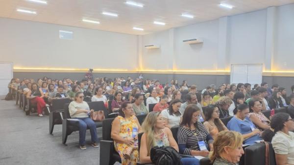 Professores e gestores da rede estadual participaram do Semin&aacute;rio Estadual de Educa&ccedil;&atilde;o Especial Inclusiva. (Imagem:Ascom Seduc)