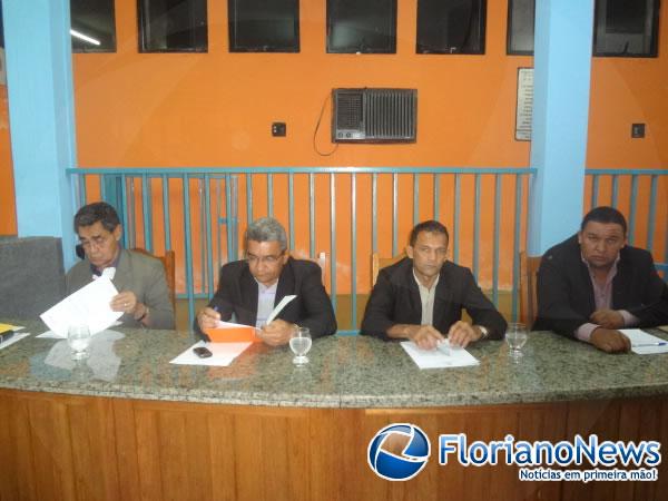 &Uacute;ltima Sess&atilde;o Ordin&aacute;ria do ano &eacute; encerrada com aprova&ccedil;&atilde;o de projeto do Executivo.(Imagem:FlorianoNews)