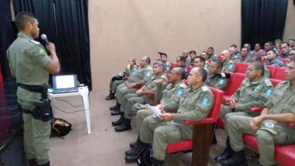 PM participa de palestra sobre apreens&atilde;o em flagrante de Menor Infrator.(Imagem:ASCOM/PM)