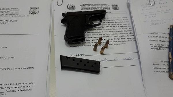 Homem é detido com pistola nas imediações de posto de combustíveis em Floriano