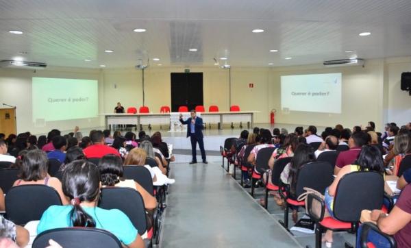 Palestra "Poder e Alta Performance" é ministrada para a Educação
