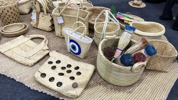 Artes&atilde;os usam uma infinidade de materiais. (Imagem:Ana Lu&iacute;za Sousa)