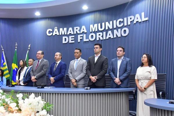  Poder Legislativo de Floriano homenageia a Enfermagem em sess&atilde;o Solene(Imagem:CMF)