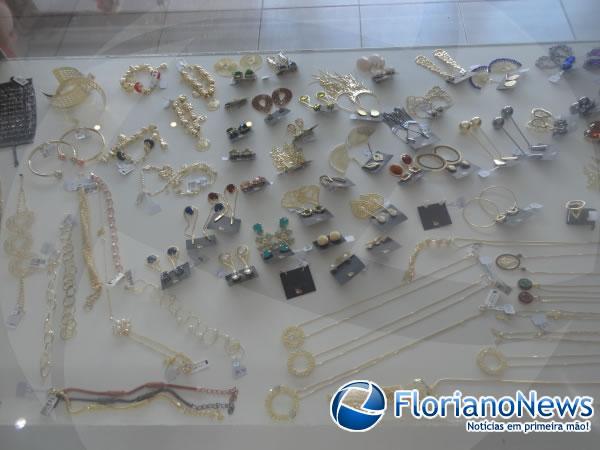 Casal de empres&aacute;rios reinaugura a loja Planeta Biju em Floriano.(Imagem:FlorianoNews)