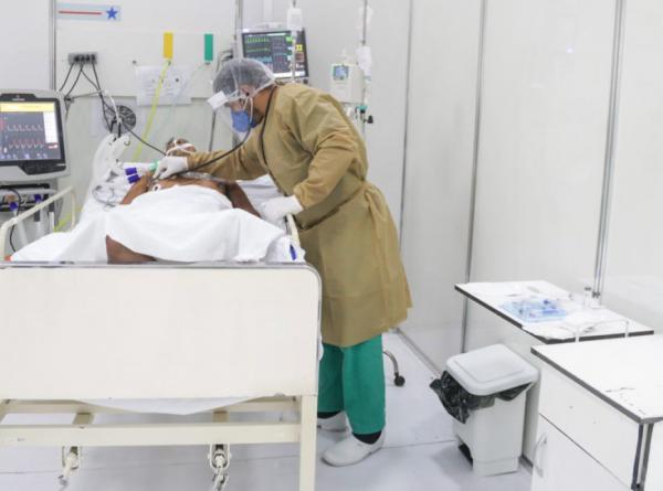 Brasil registra 716 mortes e 23.529 casos de coronavírus em 24 horas