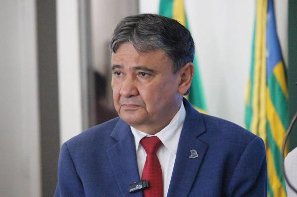 Beneficiários do Auxílio Brasil podem "responder perante a lei" por fraude, diz ministro Wellington