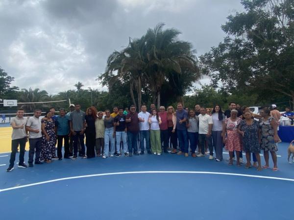 Secepi entrega quadra poliesportiva no povoado Bolívia, em Monsenhor Gil