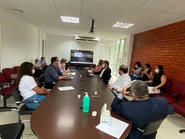 COE discute novo calendário de vacinação da covid-19 e orienta municípios