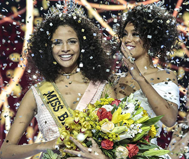 Artistas comemoram escolha de Monalysa Alcântara para Miss Brasil