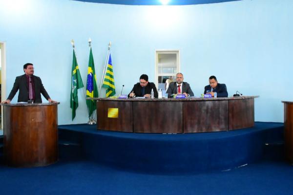 Vereadores abrem último ciclo de sessões com aprovação de moções, requerimentos e de projetos