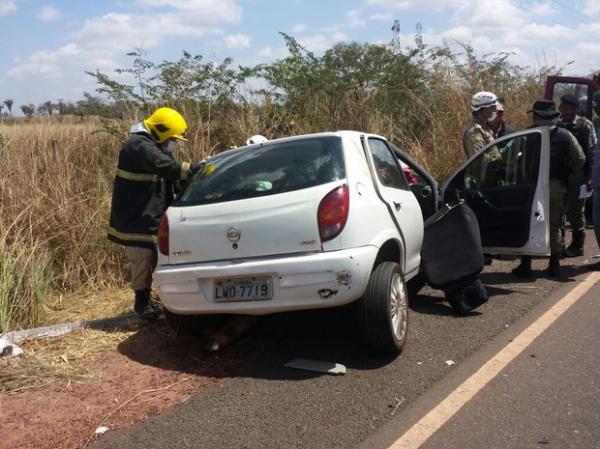 Duas pessoas morrem durante colisão entre ônibus e carro na PI-113