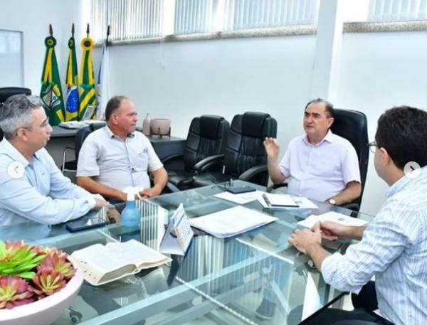 Representantes da CDL e prefeito de Floriano discutem parcerias para fortalecer o com&eacute;rcio local.(Imagem:Reprodu&ccedil;&atilde;o/Instagram)
